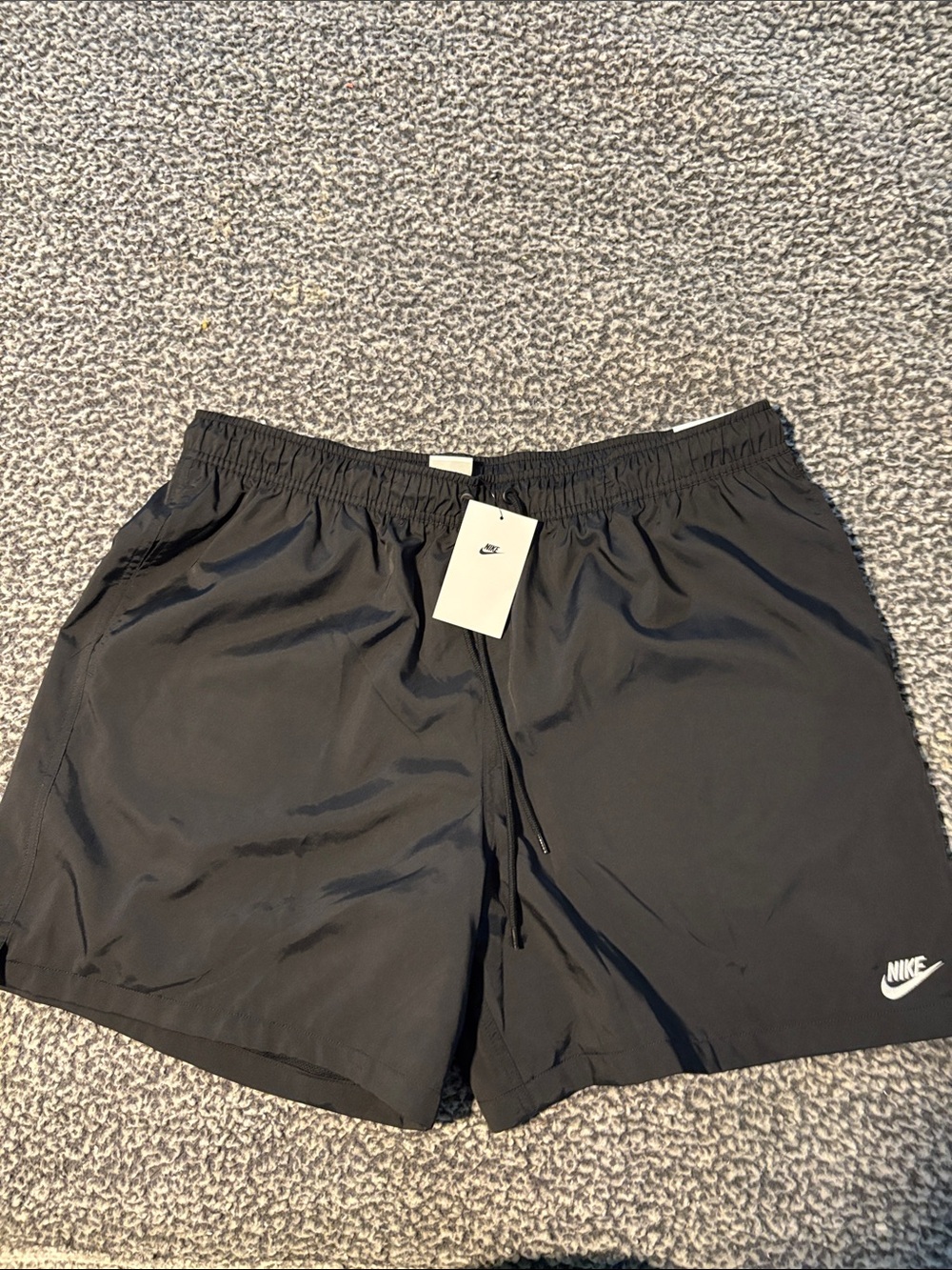 Nike Men’s Size XL Standard Fit Above Knee Length Black Shorts NWT!